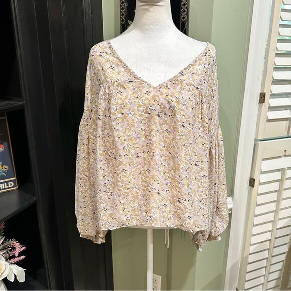 Karlie Floral Ruffle Cuff Blouse – Size M - Picture 1 of 10